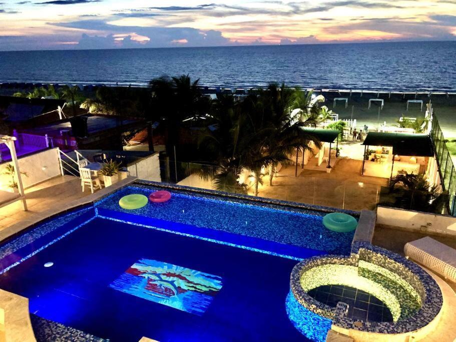 Villa Mansion En La Playa Con Piscina